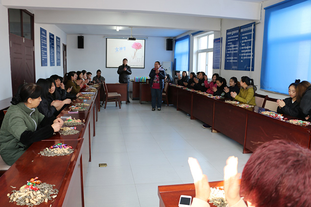 金卫伟业保安公司三八妇女节活动